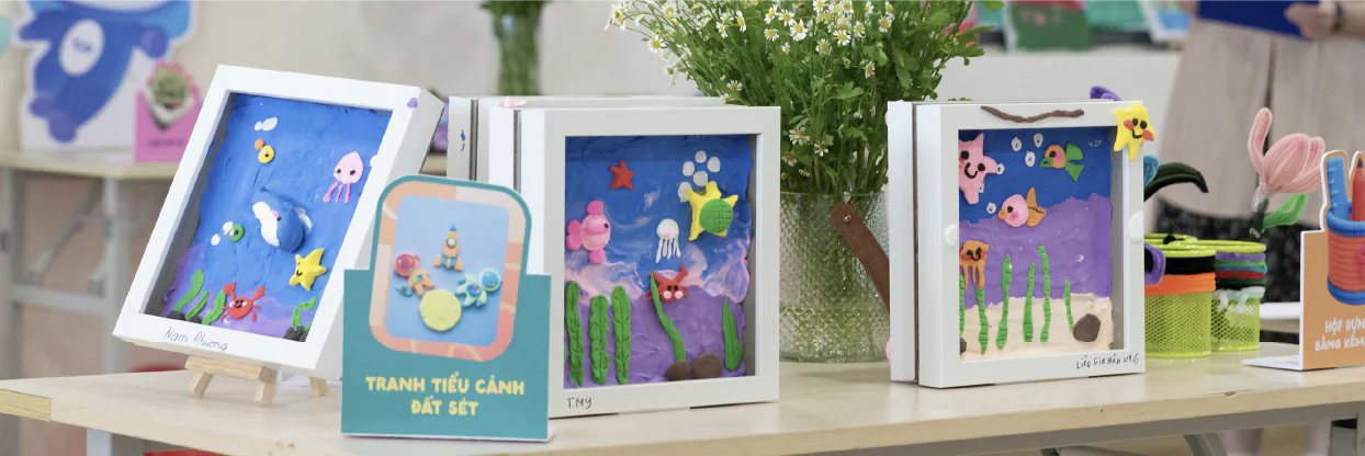 Con trưng bày sản phẩm sáng tạo và khoe tài hùng biện dự án học tập