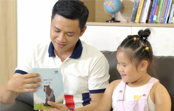 Phụ huynh bé Nguyễn Ngọc Khả My Phụ huynh bé Nguyễn Ngọc Khả My