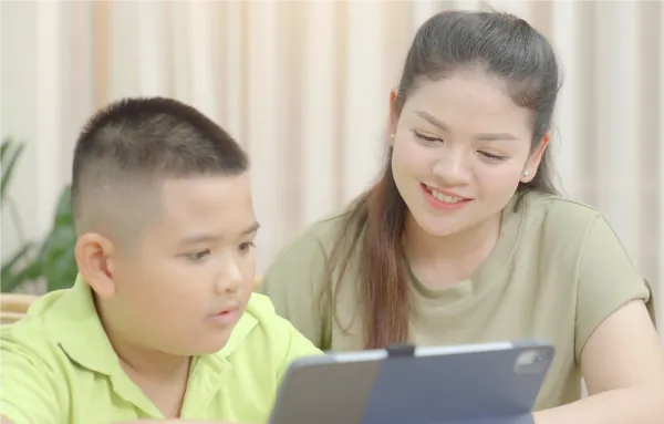 Phụ huynh bé Võ Thành Tâm Phụ huynh bé Võ Thành Tâm