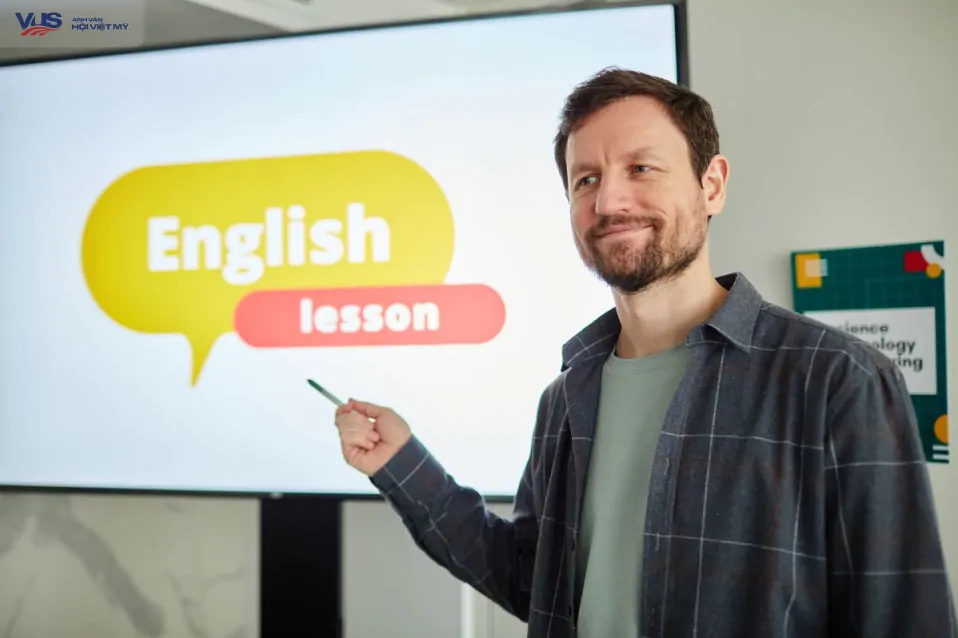 100+ cụm động từ (phrasal verbs) thông dụng trong tiếng Anh