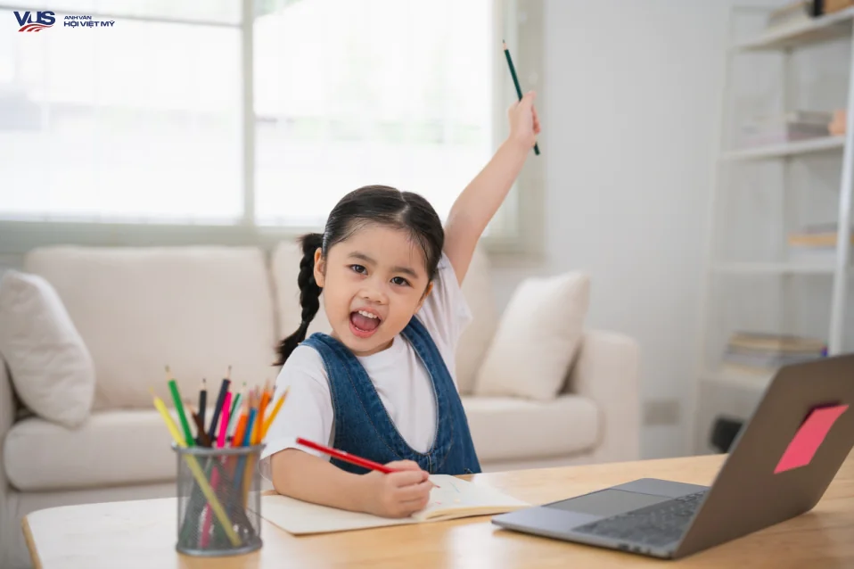 Học sinh SuperKids rèn luyện kỹ năng đọc