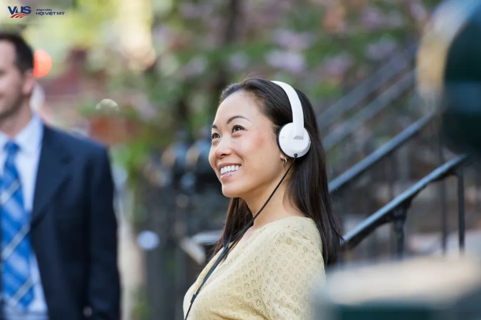 Tại sao luyện nghe tiếng Anh dễ hơn luyện nói tiếng Anh? Tại sao luyện nghe tiếng Anh dễ hơn luyện nói tiếng Anh?
