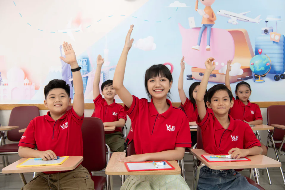 Young Leaders hợp tác trong học tập