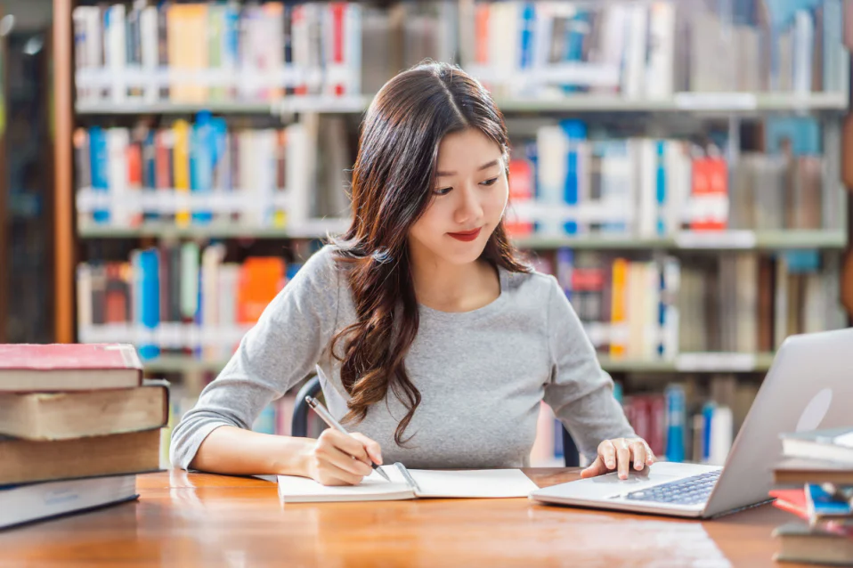 Luyện Writing IELTS cơ bản cho người mới bắt đầu A-Z