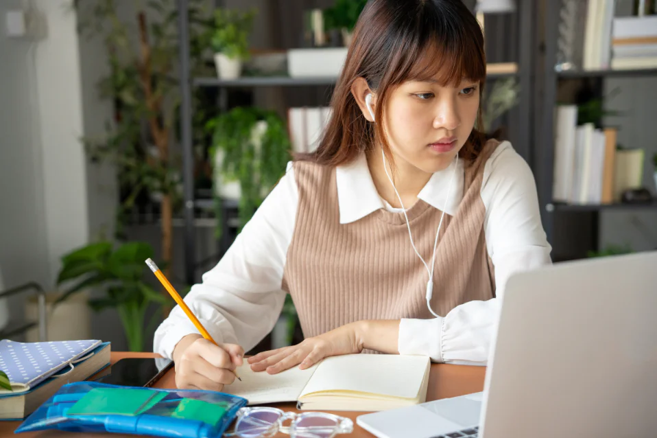 Khóa học IELTS tại VUS – Học đúng trọng tâm, luyện đúng cách