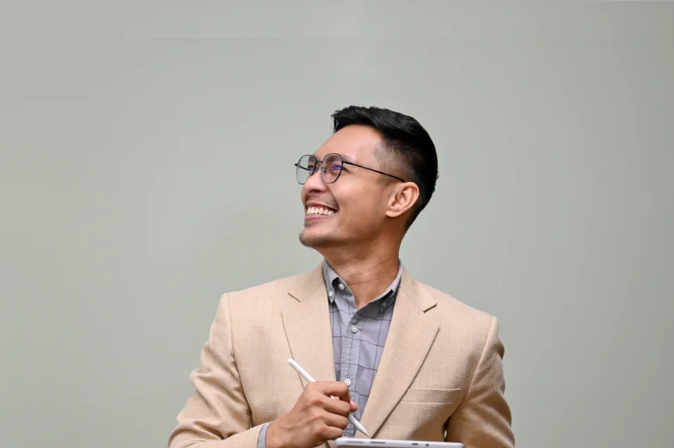 Mẫu câu tiếng Anh giao tiếp cho người đi làm & cách học hiệu quả