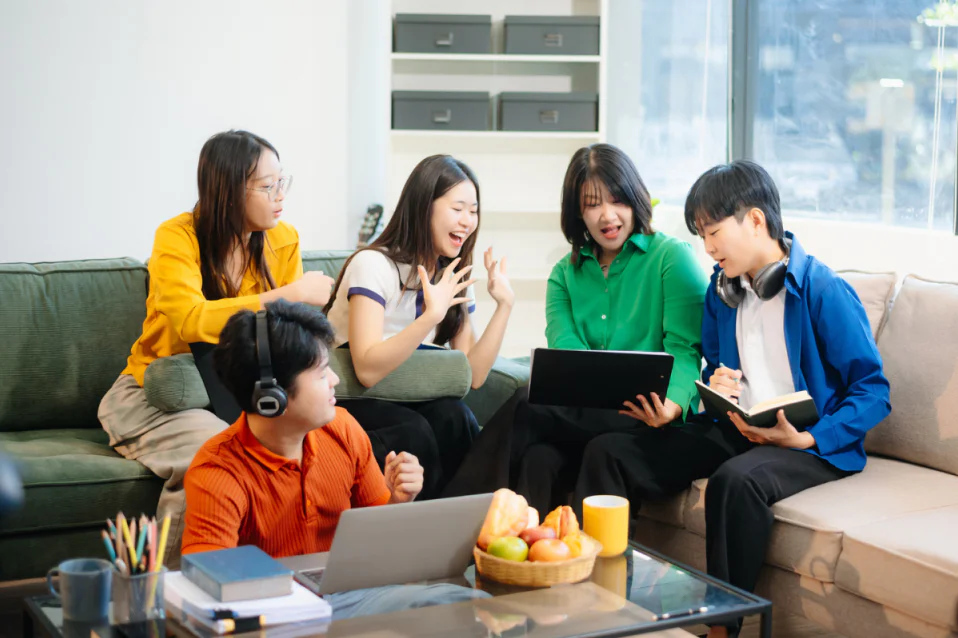 Cấu trúc Help trong tiếng Anh: Help to V hay Ving?