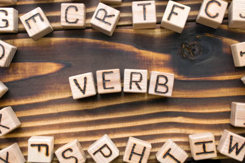 Động từ trong tiếng Anh là gì? Trọn bộ kiến thức về Verb (V)