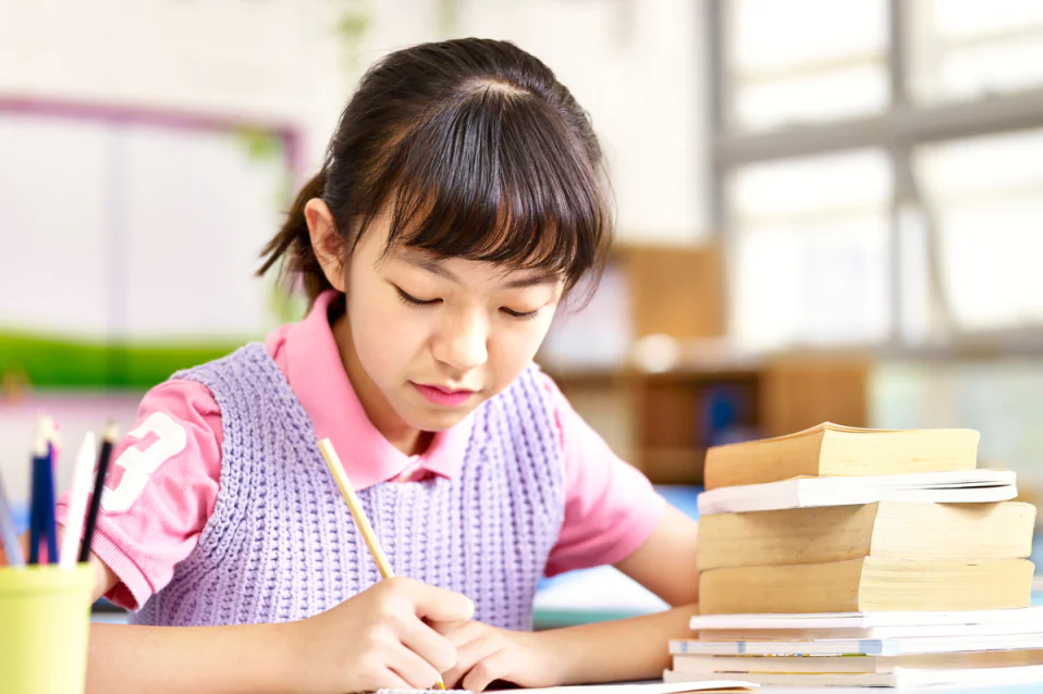 Bài tập thì hiện tại đơn lớp 4 từ cơ bản đến chuyên sâu